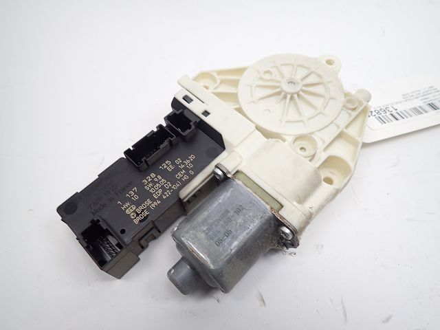 Lève-vitre électrique avant gauche