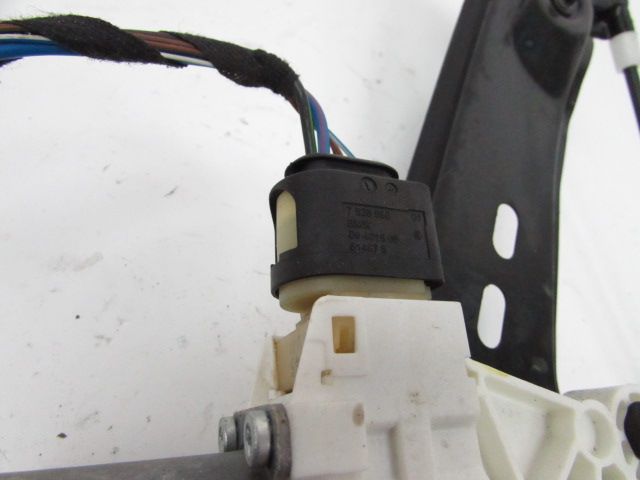Lève-vitre électrique avant droit