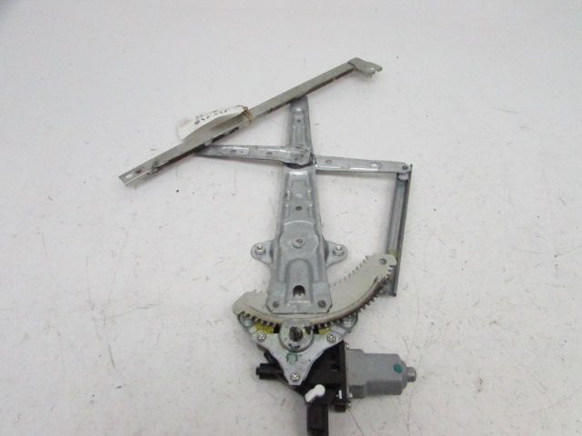 Lève-vitre électrique avant droit