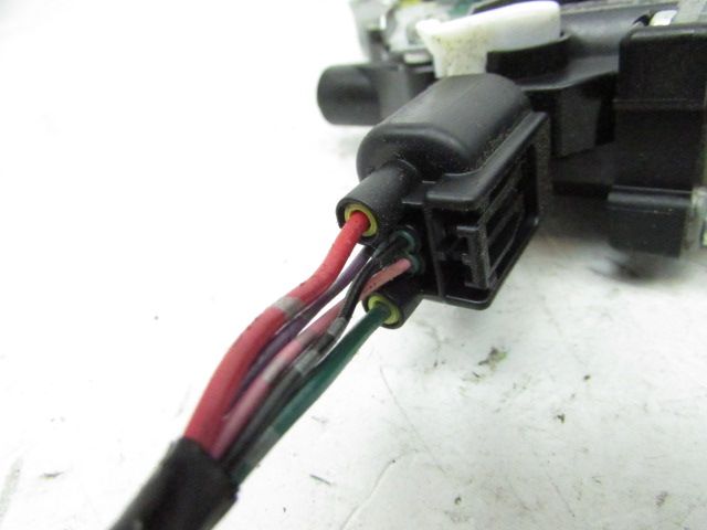 Lève-vitre électrique avant droit