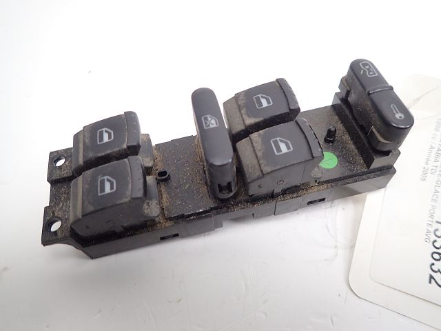 Commande lève-vitre avant gauche