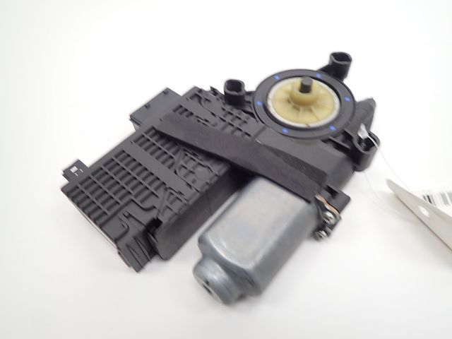 Lève-vitre électrique avant gauche