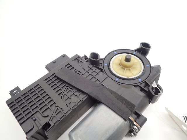 Lève-vitre électrique avant gauche