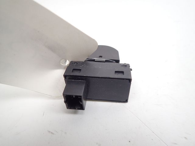 Commande lève-vitre arrière gauche