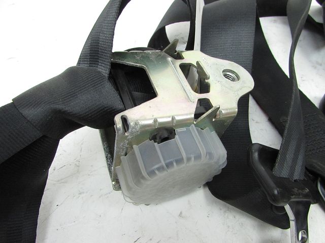 Ceinture avant droite