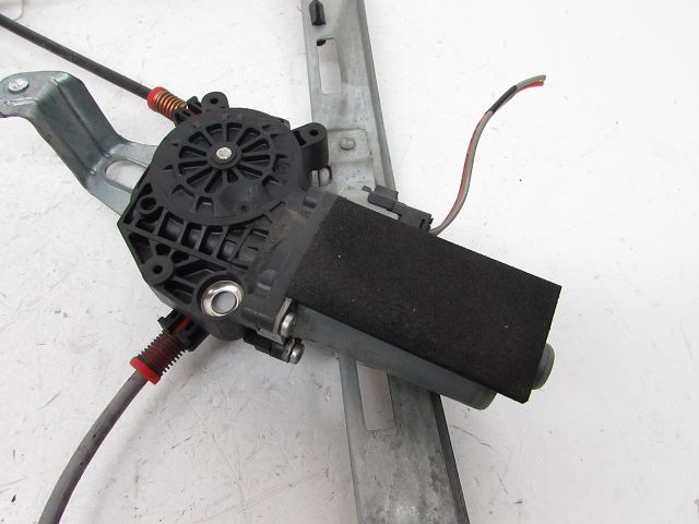 Lève-vitre électrique avant gauche