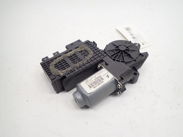 Lève-vitre électrique avant droit