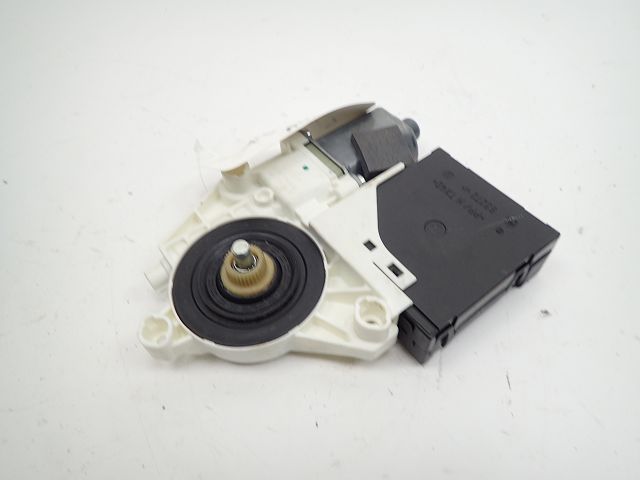 Lève-vitre électrique avant droit