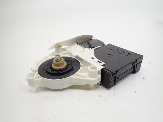 Lève-vitre électrique avant droit