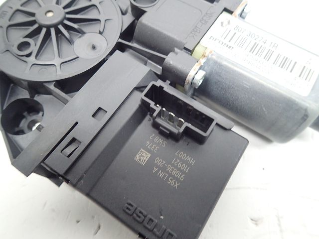 Lève-vitre électrique avant droit