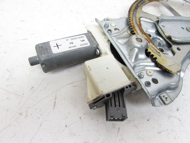 Lève-vitre électrique avant gauche