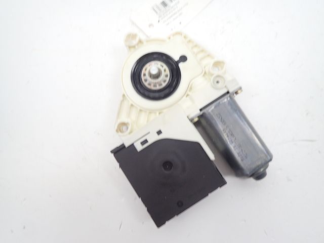 Lève-vitre électrique avant gauche