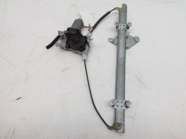 Lève-vitre électrique avant droit