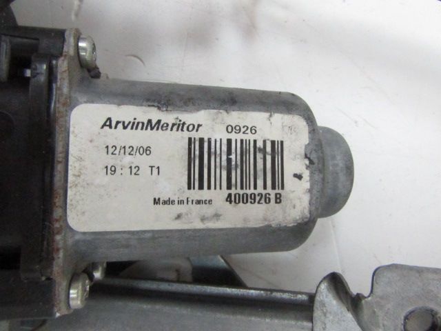 Lève-vitre électrique avant droit