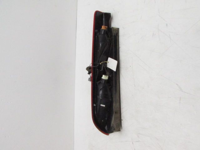 Feu arrière droit