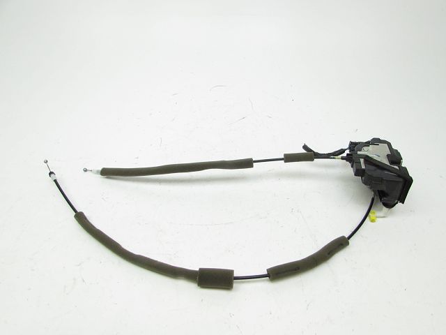 Serrure de porte avant gauche