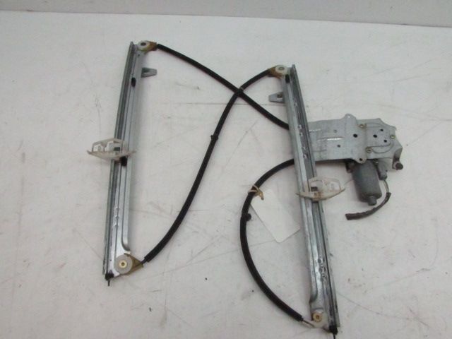 Lève-vitre électrique avant droit