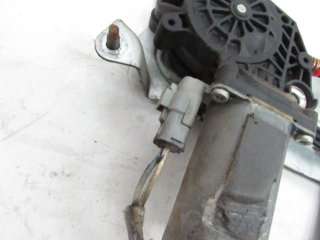 Lève-vitre électrique avant droit