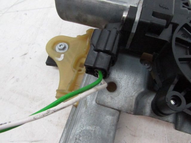 Lève-vitre électrique arrière gauche