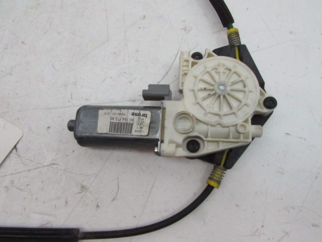 Lève-vitre électrique avant droit