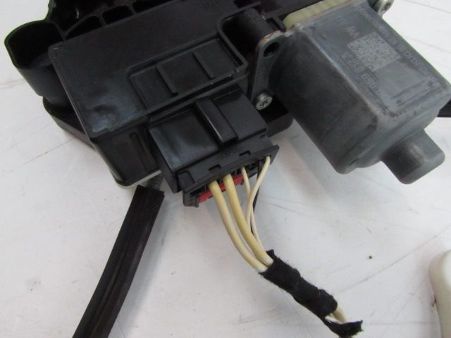 Lève-vitre électrique arrière droit