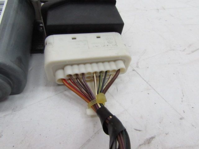 Lève-vitre électrique arrière gauche