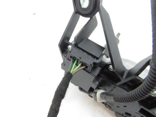 Moteur d'essuie glace arrière