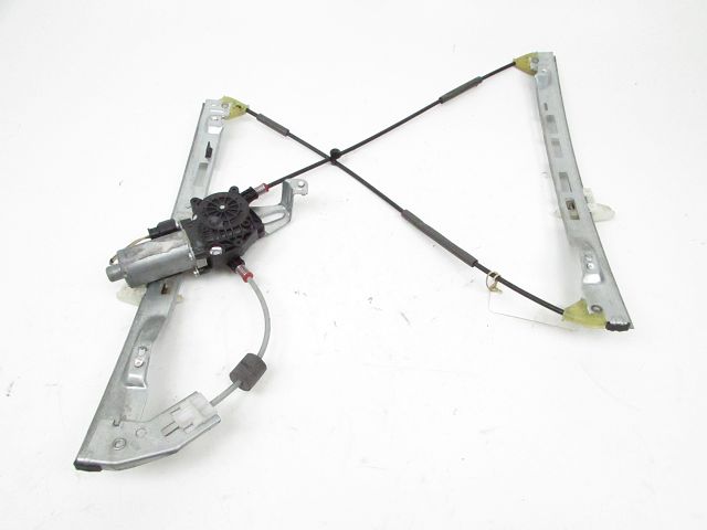 Lève-vitre électrique avant droit