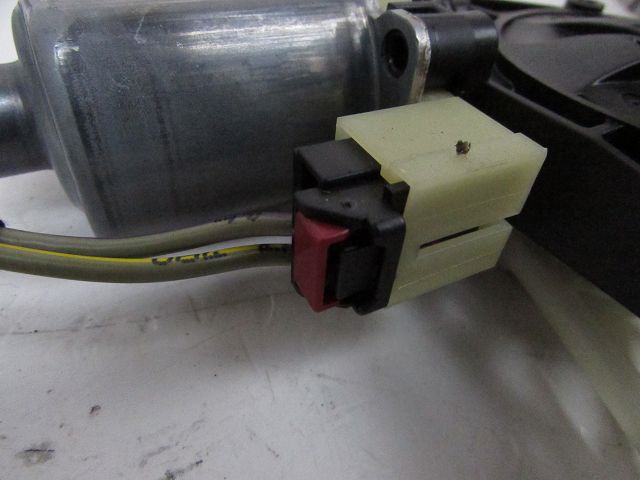 Lève-vitre électrique arrière gauche