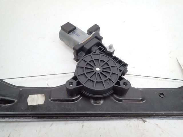 Lève-vitre électrique avant gauche