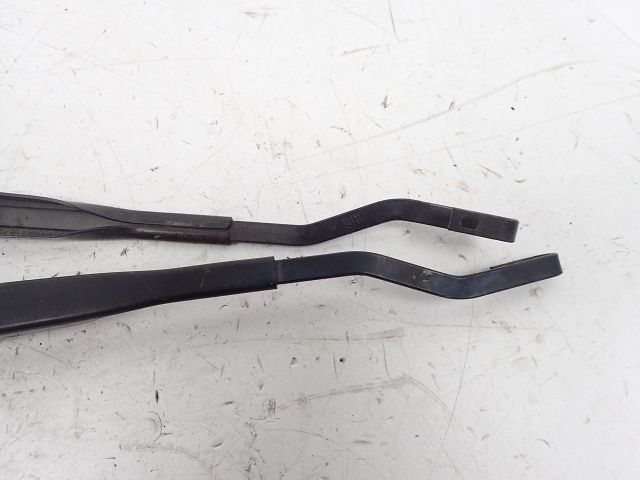 Bras d'essuie-glace avant