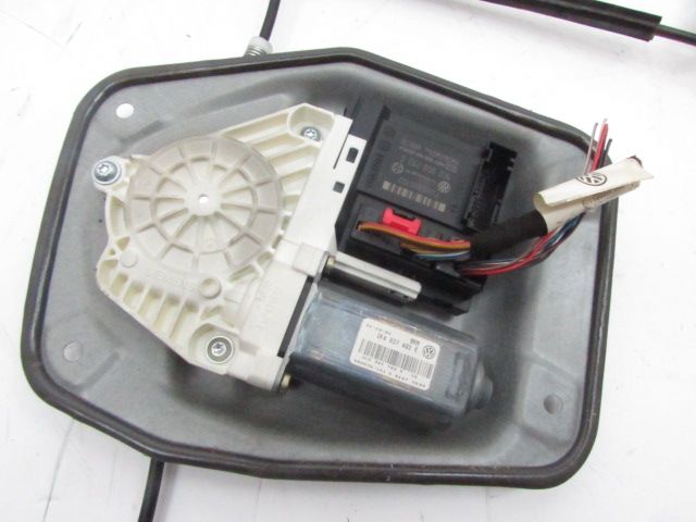 Lève-vitre électrique avant droit