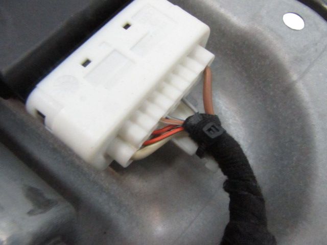 Lève-vitre électrique arrière gauche