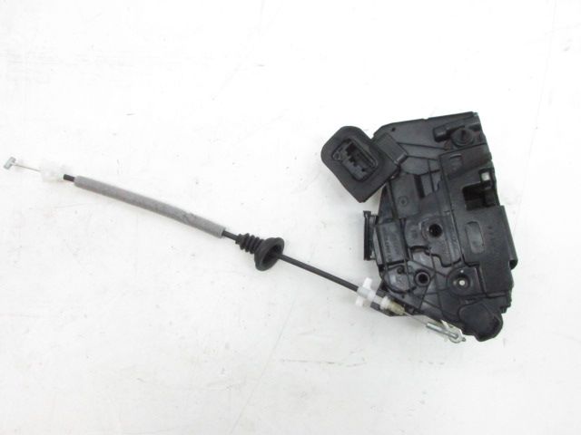 Serrure de porte arriere droite