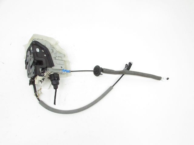 Serrure de porte avant gauche