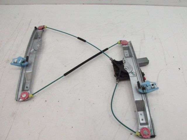 Lève-vitre électrique avant droit