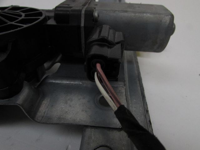 Lève-vitre électrique avant droit