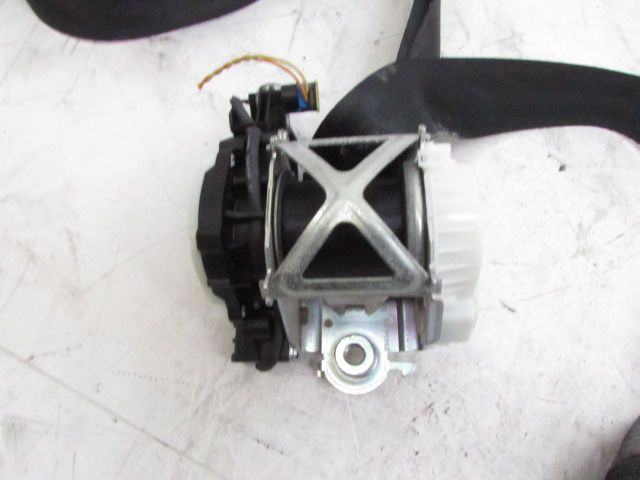 Ceinture avant droite