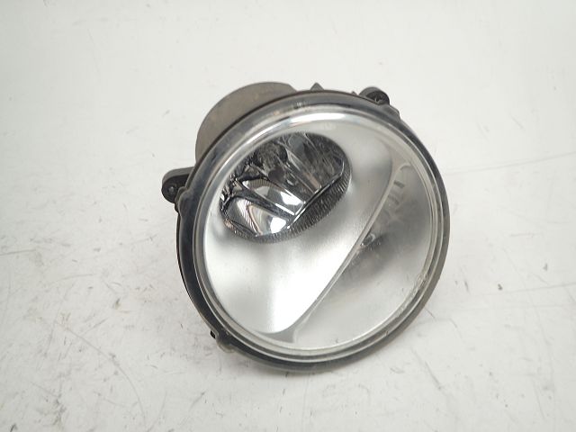 Feu diurne avant droit