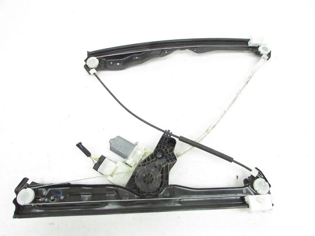 Lève-vitre électrique avant droit