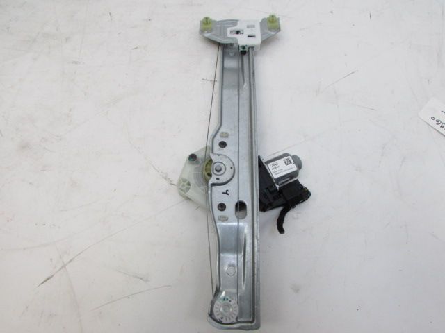 Lève-vitre électrique avant droit