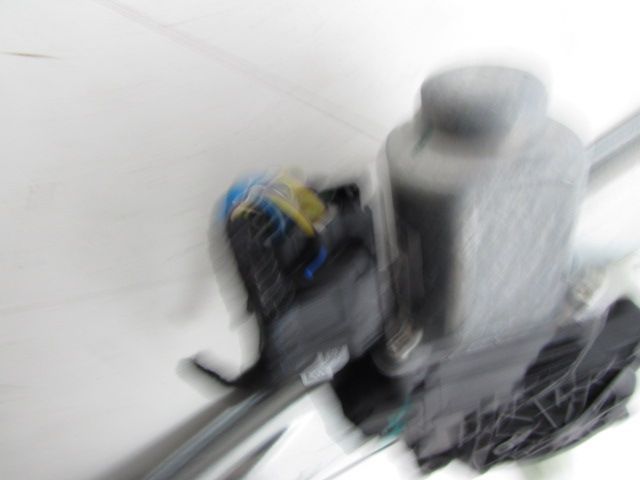 Lève-vitre électrique avant gauche