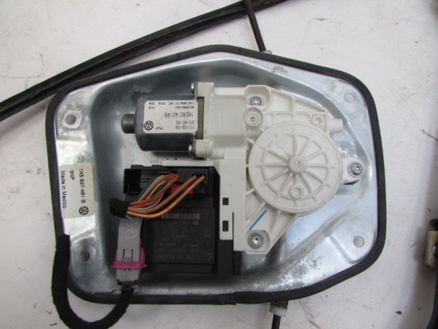 Lève-vitre électrique avant gauche