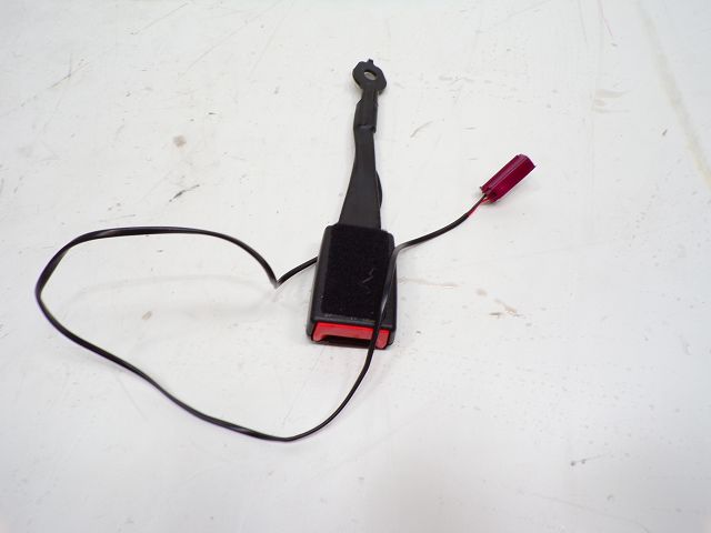Ancrage ceinture avant droit