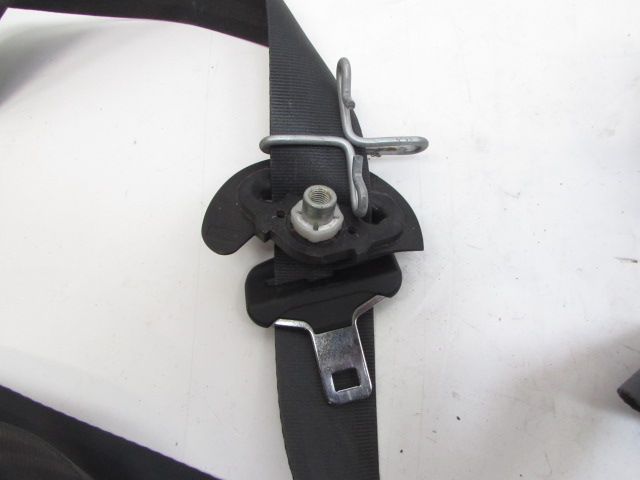 Ceinture avant droite