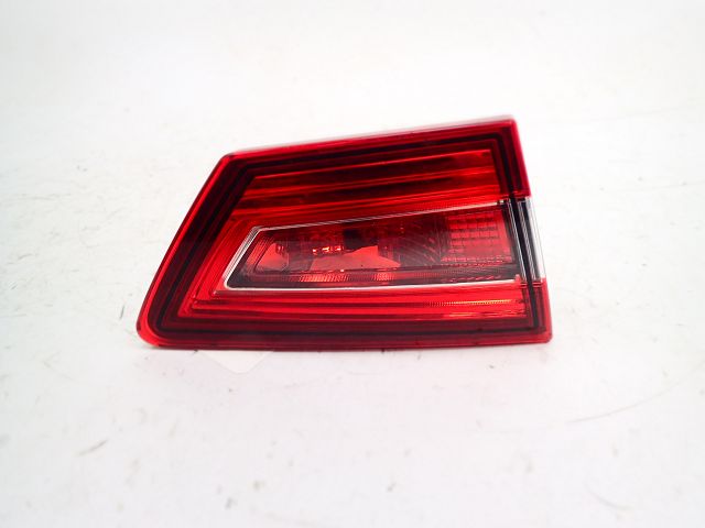 Feu arrière intérieur gauche