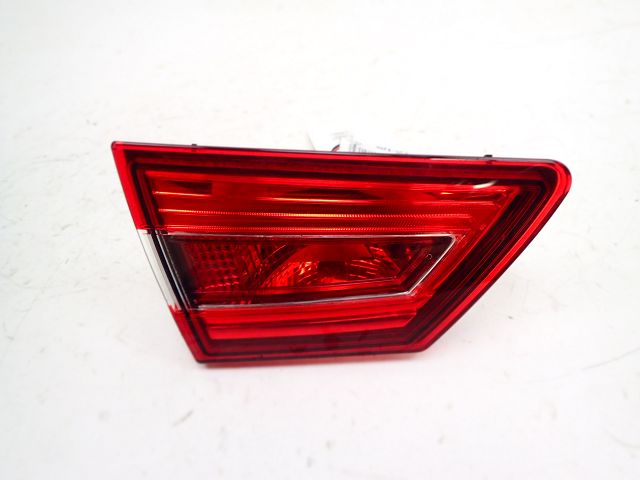 Feu arrière intérieur gauche