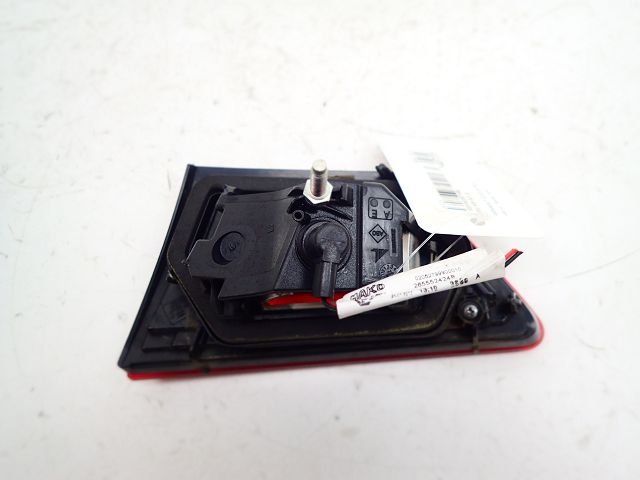 Feu arrière intérieur gauche