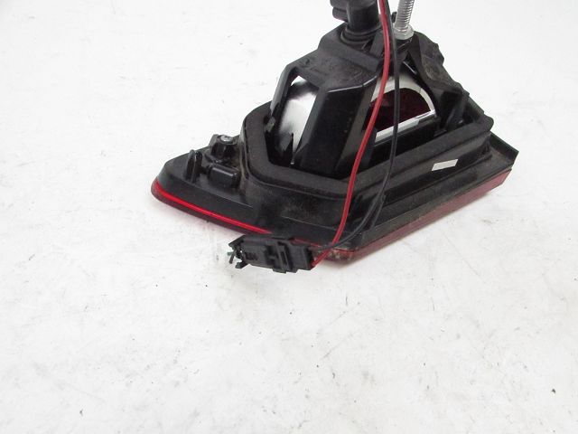 Feu arrière intérieur gauche