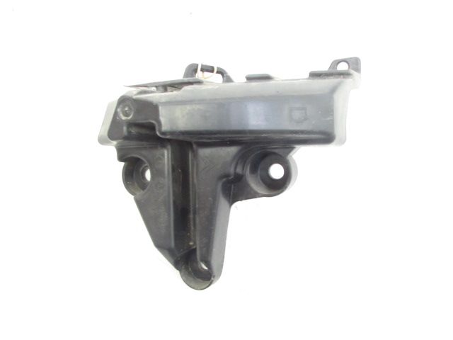 Support droit de pare-choc arrière